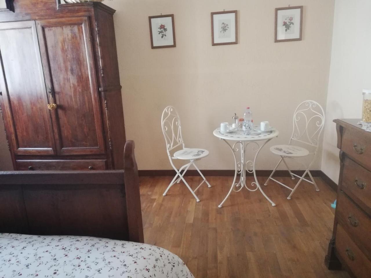 L'Ape In Corte Casa Di Campagna, Via Francigena Stanze E Colazione Vaccarizza Exterior photo